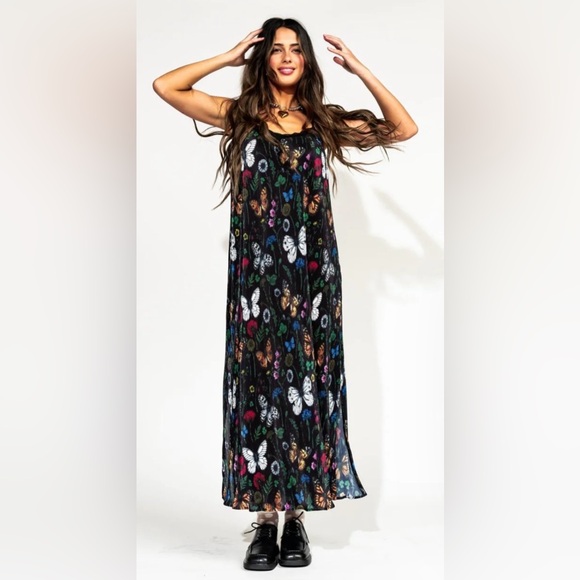 NWT Dressed in LALA Money Honey Plisse Slip Dress in Folklore Florals - Picture 2 of 10